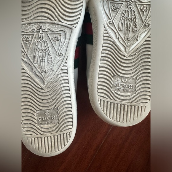 Authentic Gucci Heart Ace Trainers Shoes. Make an offer. All sales are final - Picture 13 of 14